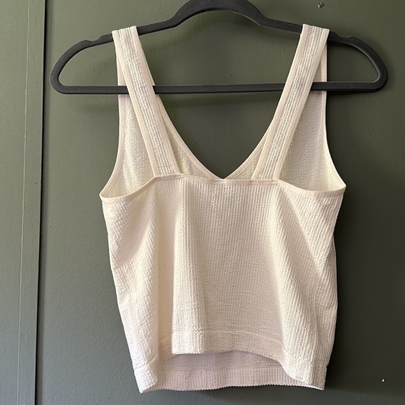 Old Navy tank top NWOT - Picture 2 of 3